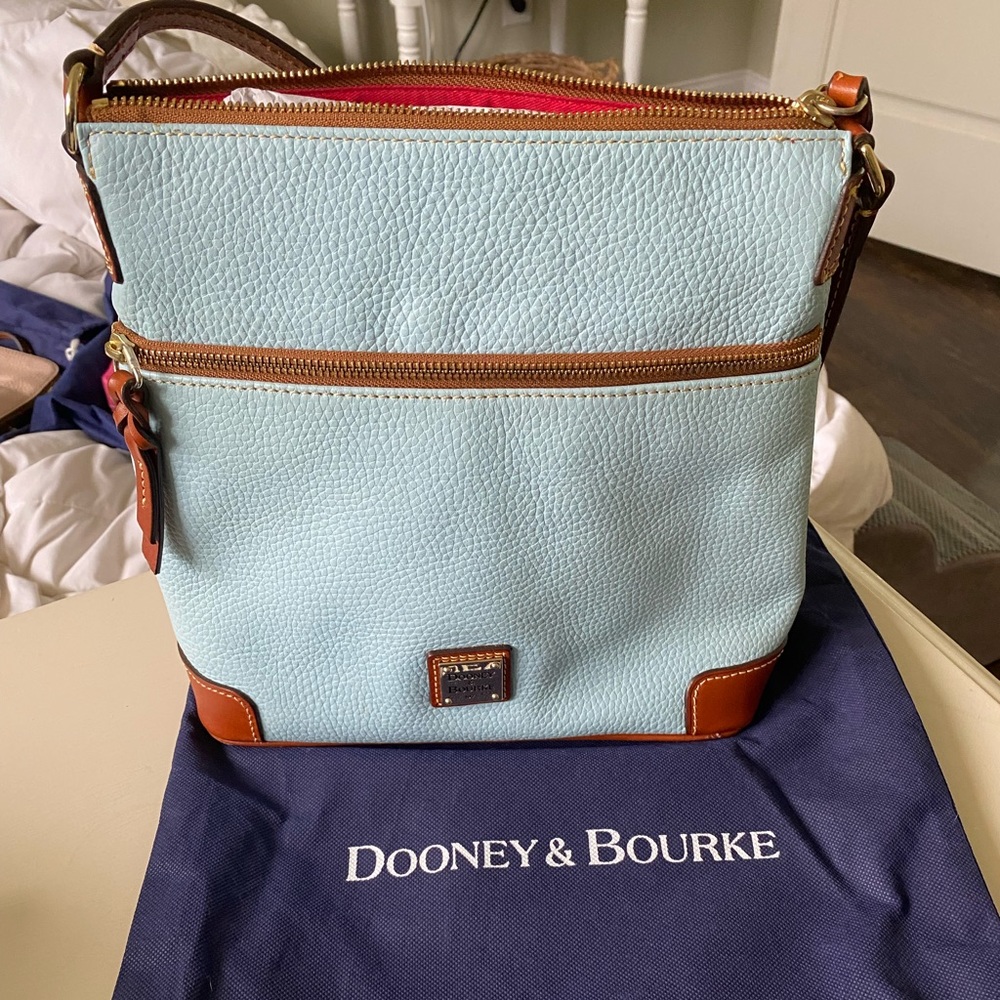 Dooney & Bourke crossbody bag large light blue